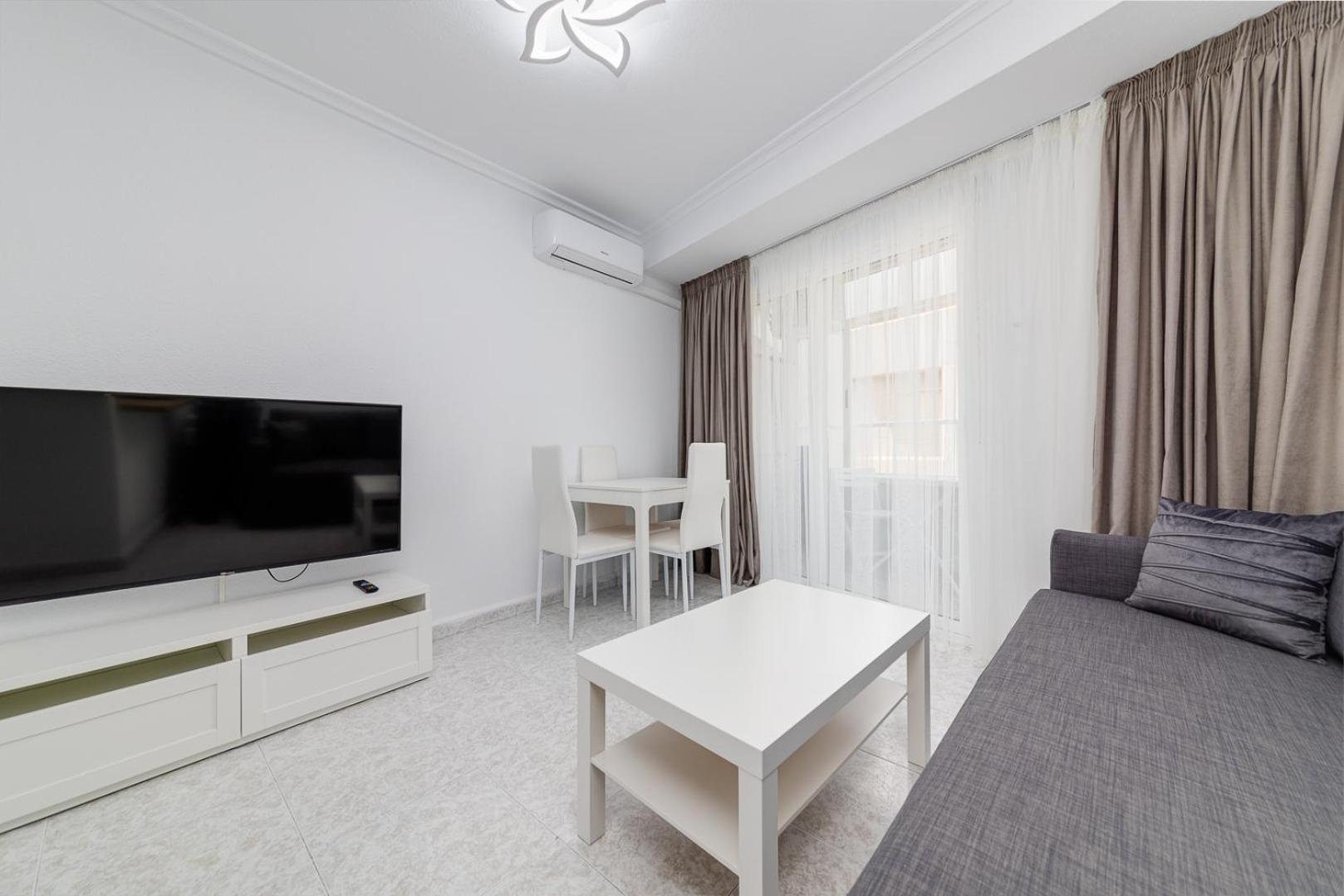 Calle Concordia 86, Two Bedroom Apartment, Up To 6 Guests, Near Del Cura Beach,Supermarket Mercadona And Central Bus Station Торевьиа Экстерьер фото